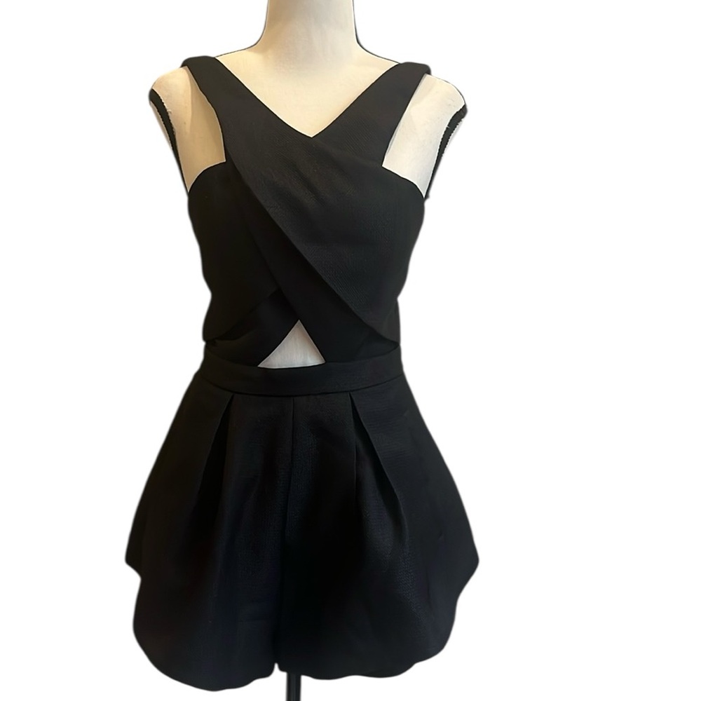 Finders Keepers Black Romper Playsuit Sleeveless Buckle Detail Size XS NWT